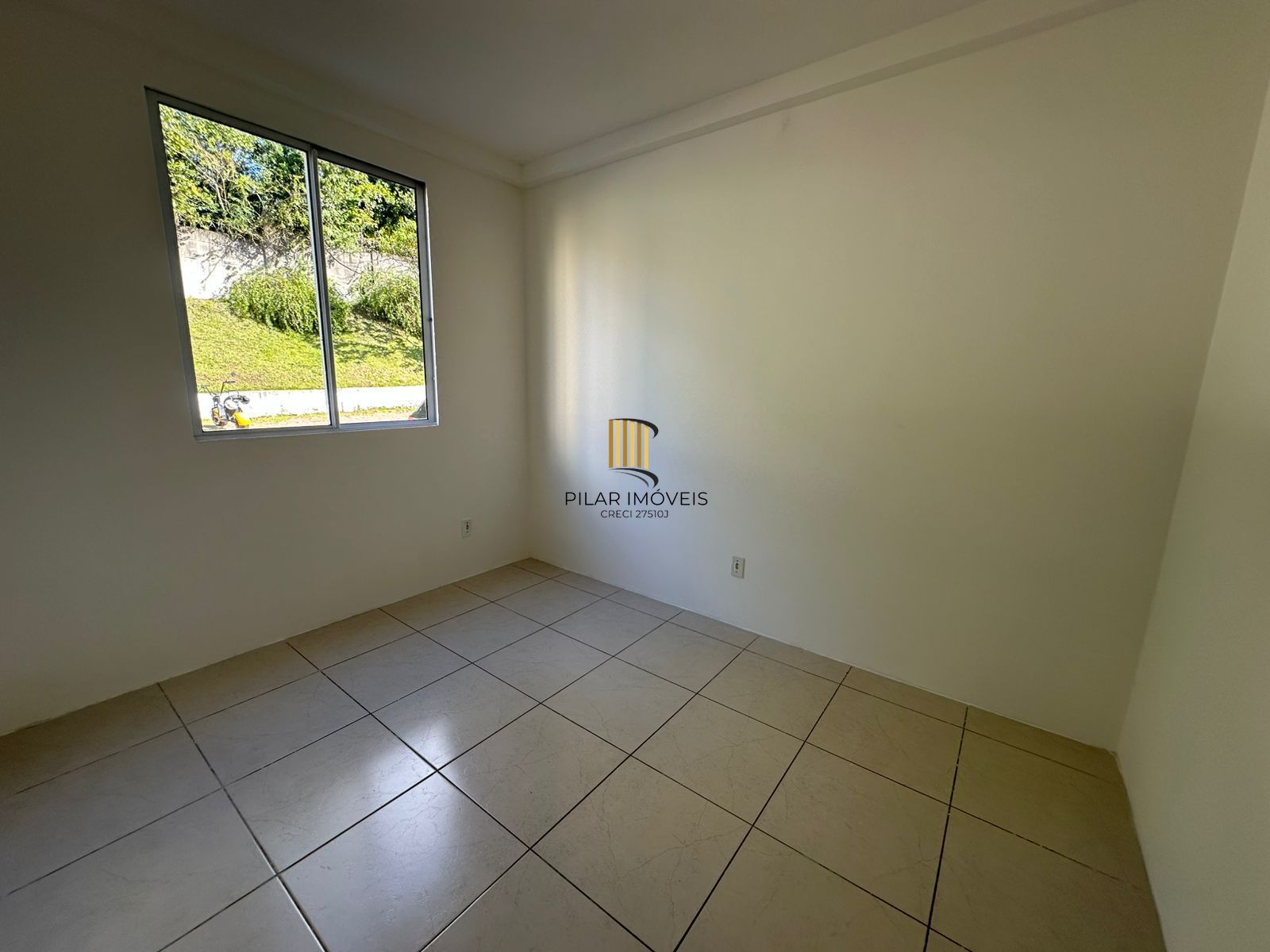Apartamento com 2 quartos e 43m² à venda na Av Martim felix Berta, Porto Alegre.