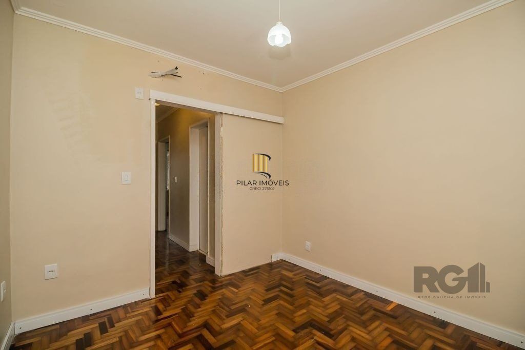 Excelente casa de 389,53m² com 8 dormitórios e 3 vagas.