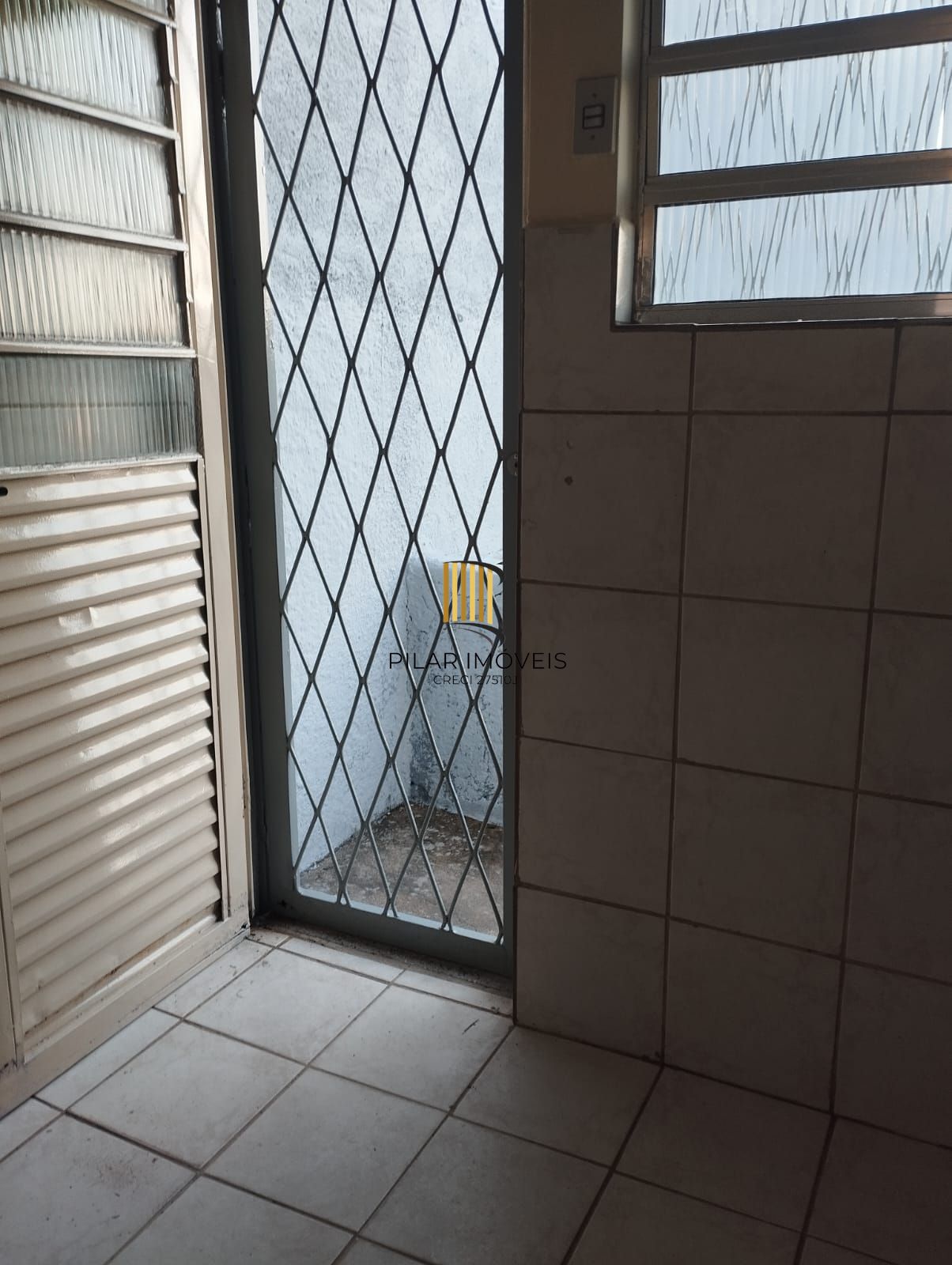 Casa 2 dormitórios no bairro Glória