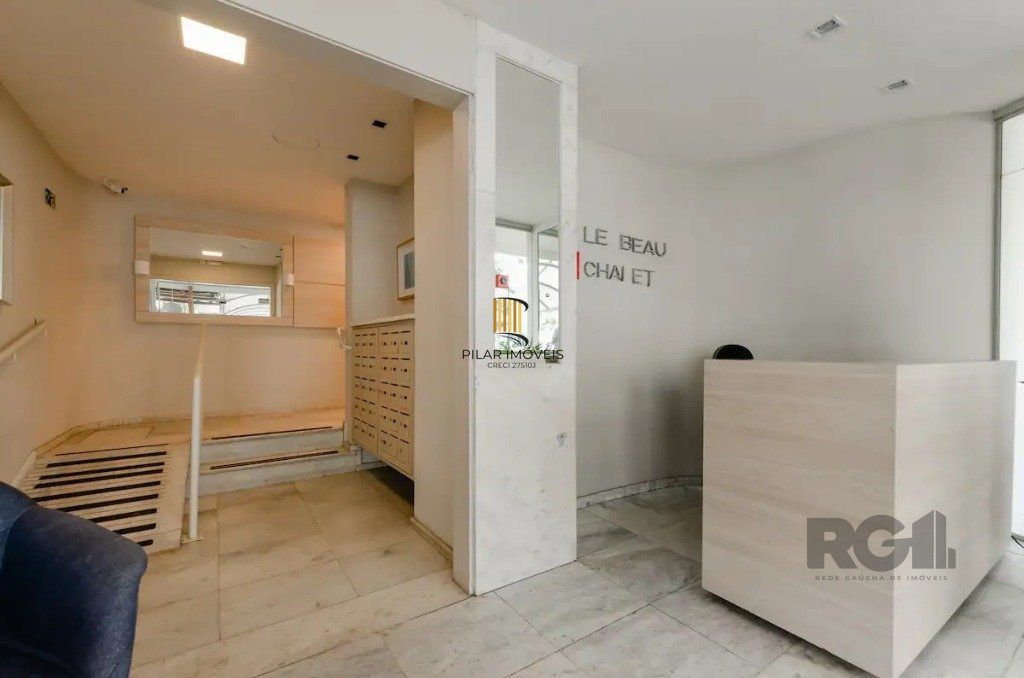 Apartamento de 2 dormitórios no bairro  Menino Deus