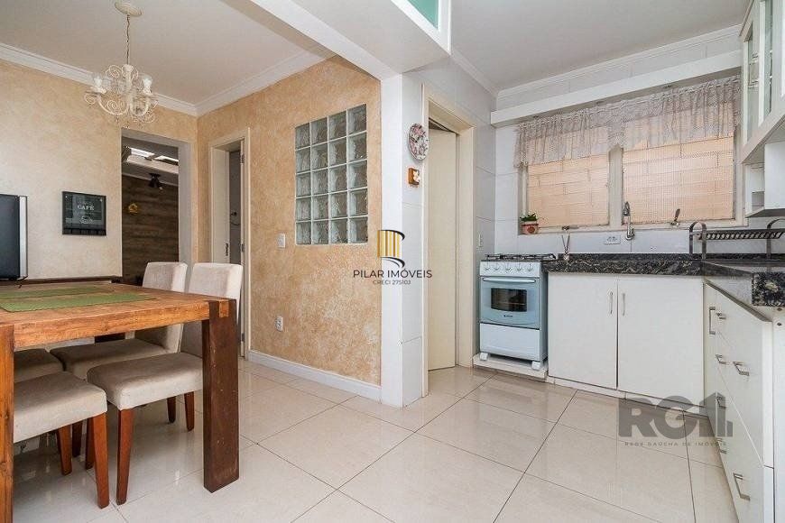 Apartamento 82m² - 2 dormitórios, 1 vaga no bairro Menino Deus