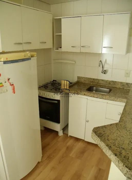 Apartamento de 01 dormitório em edifício com infraestrutura no Centro de Porto Alegre-RS