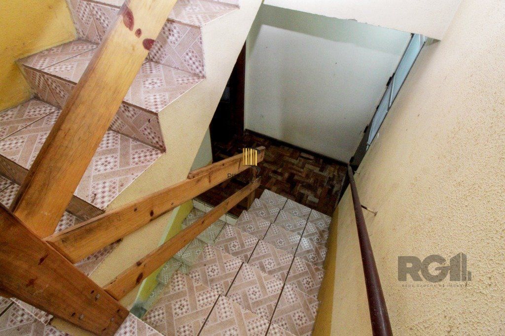 Casa 5 dormitórios no bairro Nonoai