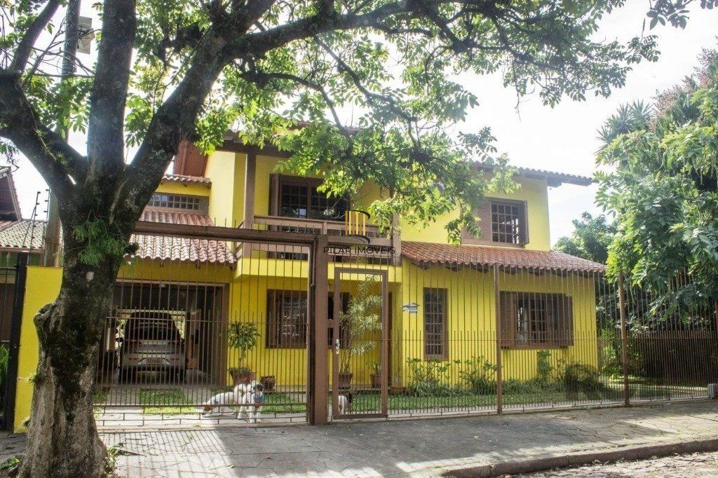 Casa 298m² - 4 dormitórios, 3 vagas na Zona Norte