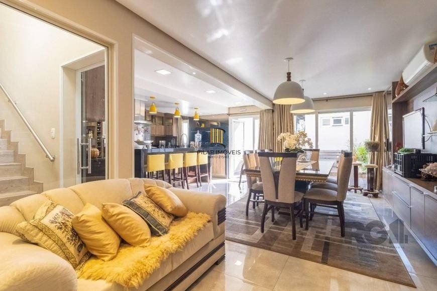 Casa 280m² - 3 dormitórios, 1 suíte, 2 vagas no bairro Jardim Itú
