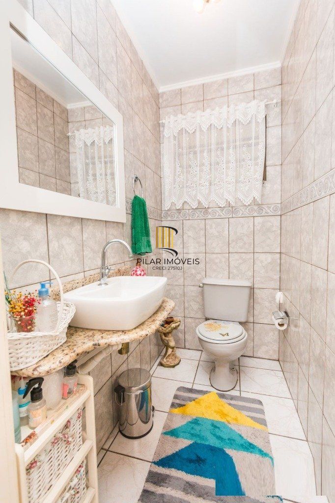 Casa para Venda - 258m², 3 dormitórios, sendo 1 suites, 4 vagas - Teresópolis
