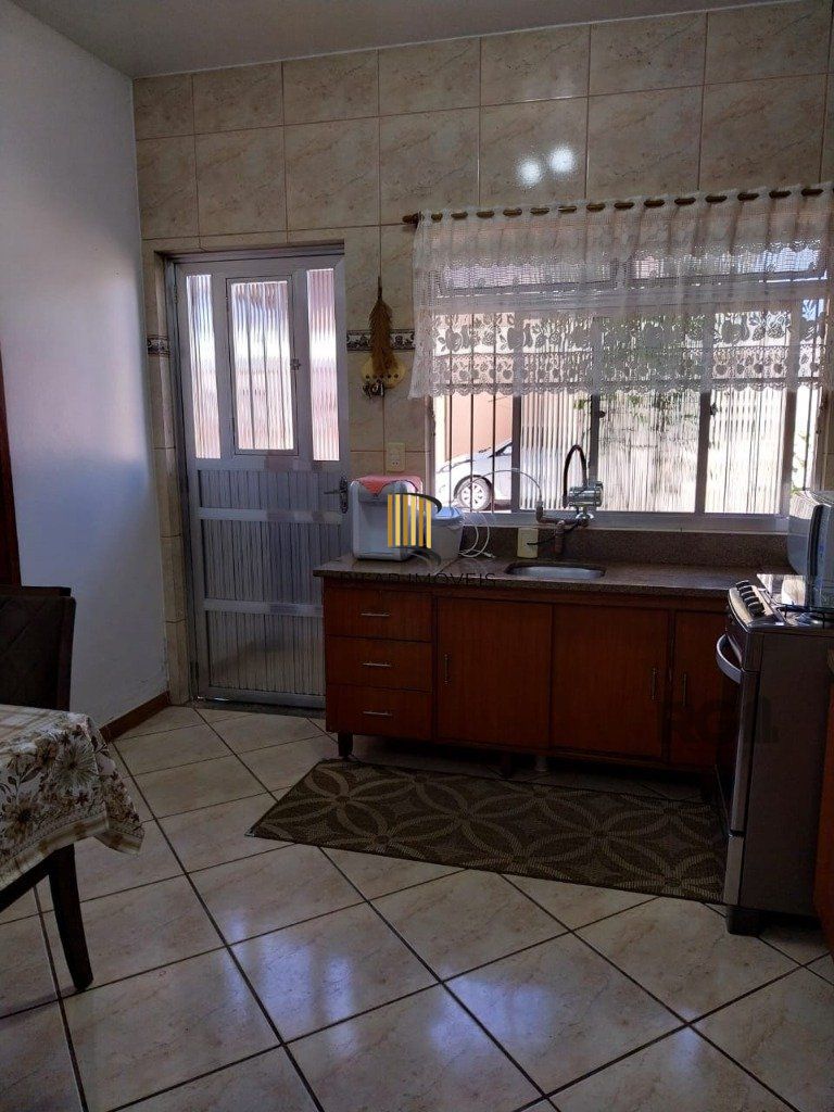 Casa de 4 dormitórios no bairro Santa Rosa de Lima