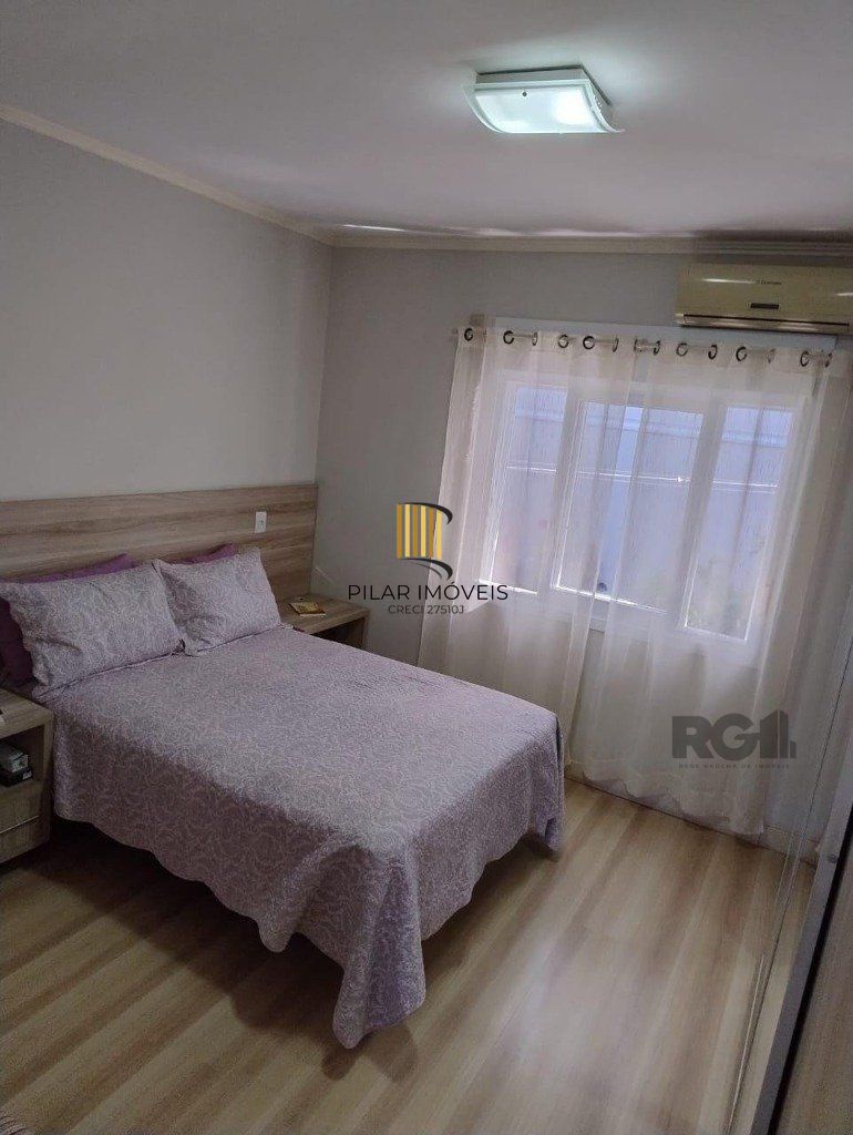 Casa de 3 dormitórios no bairro Mário Quintana