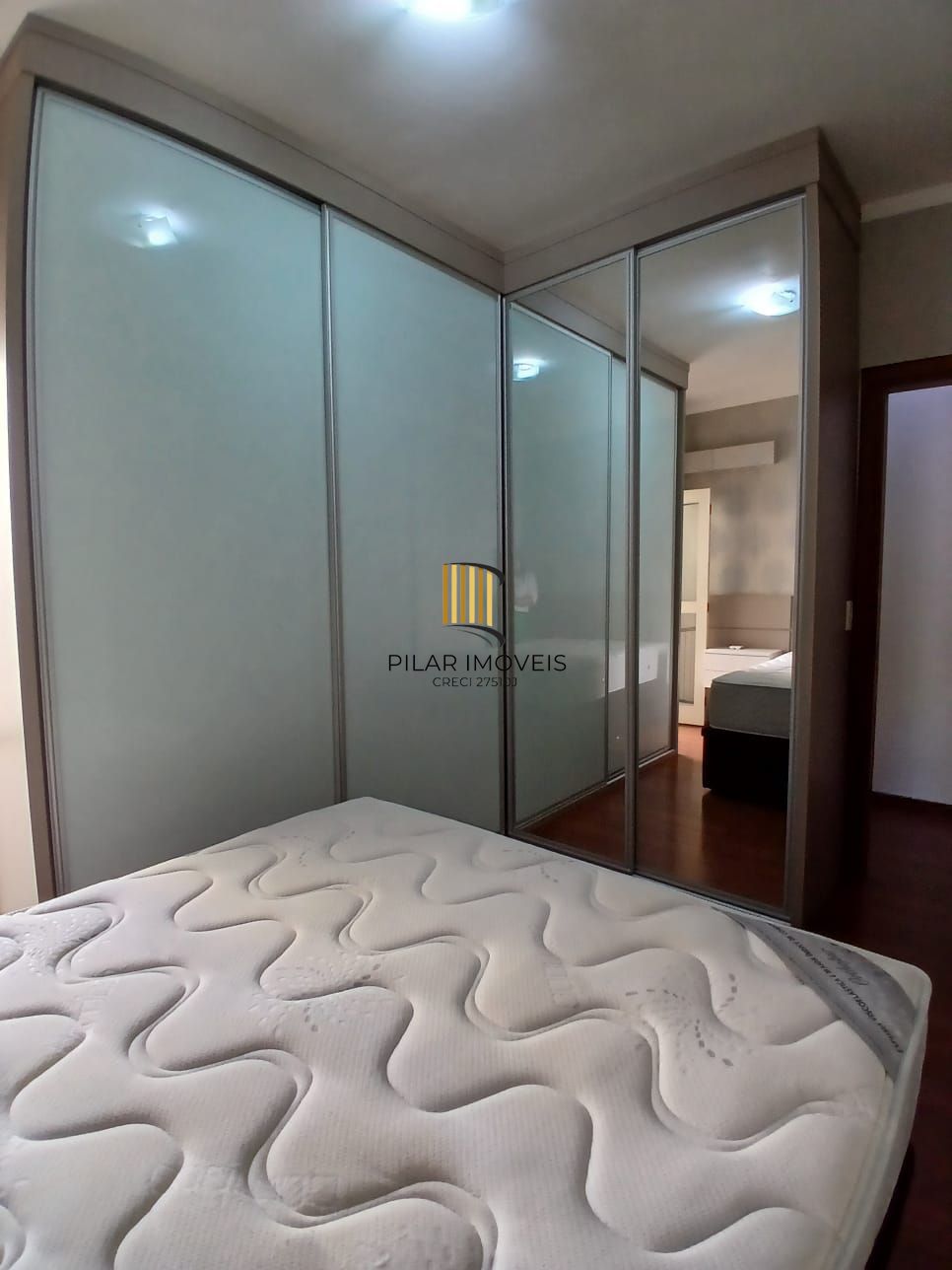 Apartamento de 02 dormitórios no bairro Independencia em Porto Alegre /RS.