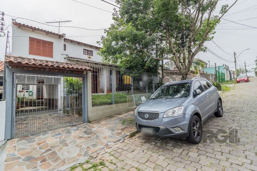 Casa 207m² - 3 dormitórios, 3 vagas no bairro Vila Nova