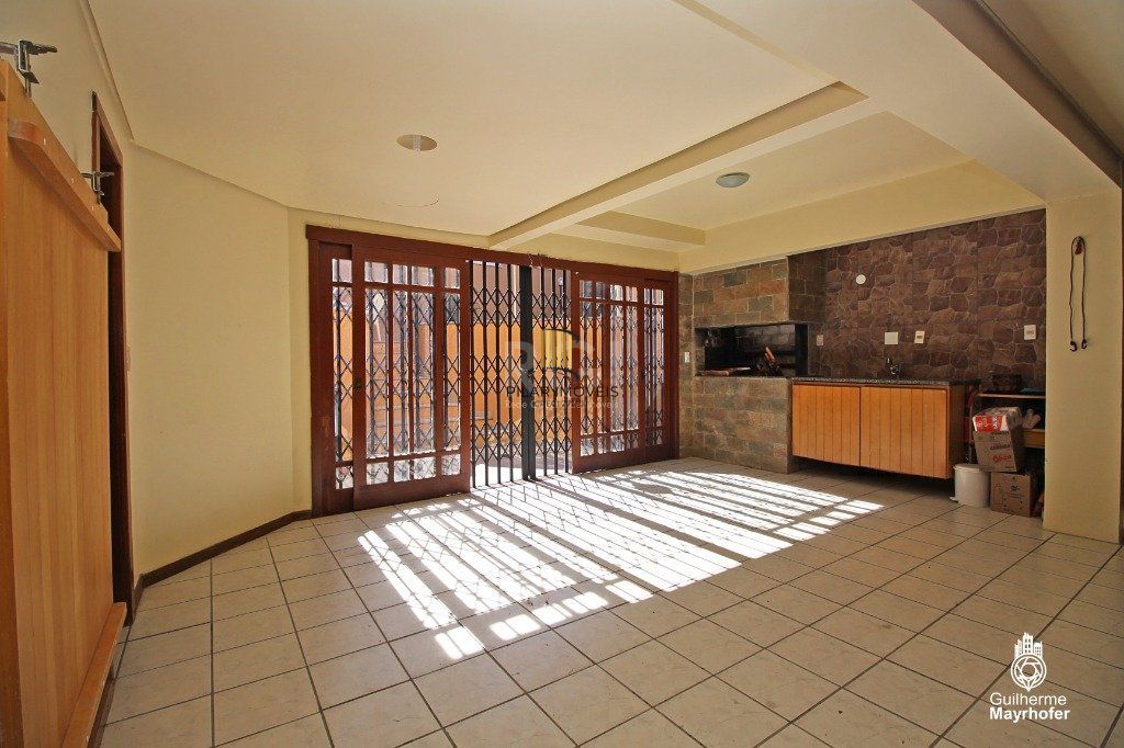 Casa para Venda - 275.72m², 4 dormitórios, sendo 3 suites, 4 vagas - Glória
