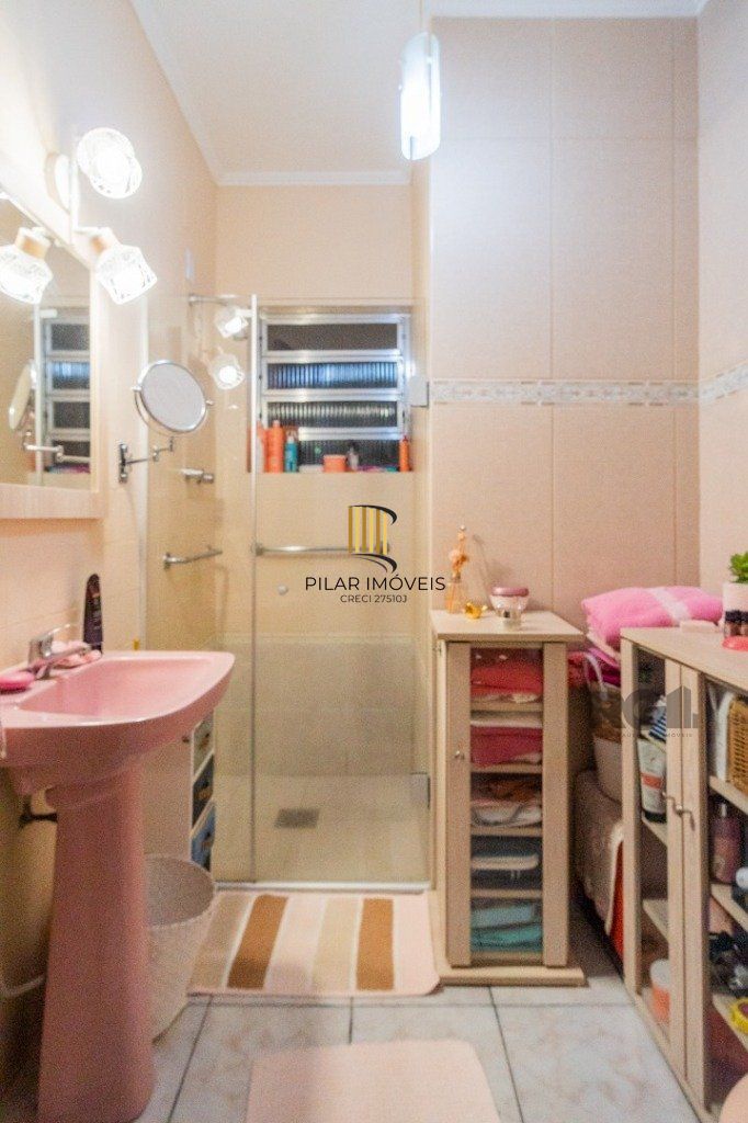 Casa 3 dormitórios no bairro Medianeira