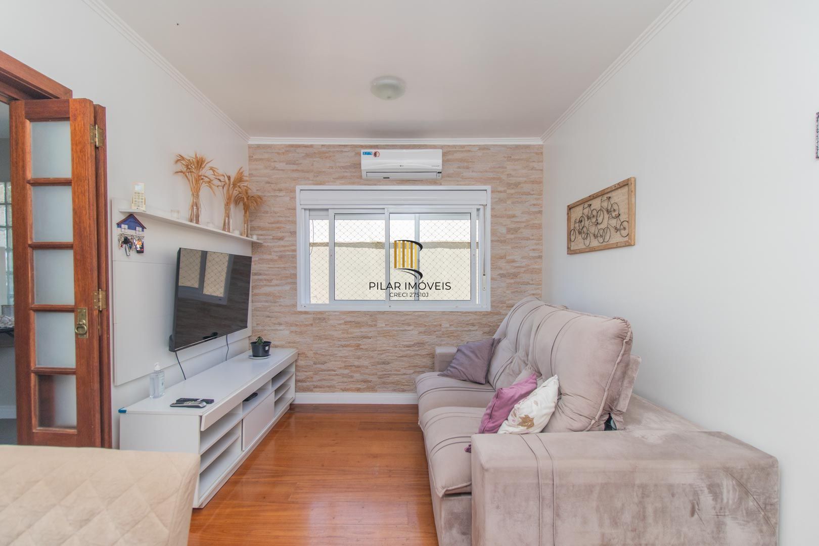 Apartamento de 2 dormitórios á venda no Bairro Teresópolis - Porto Alegre.