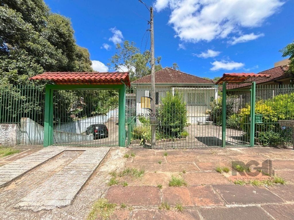 Casa à venda na Rua Marechal Mesquita, no bairro Teresópolis.