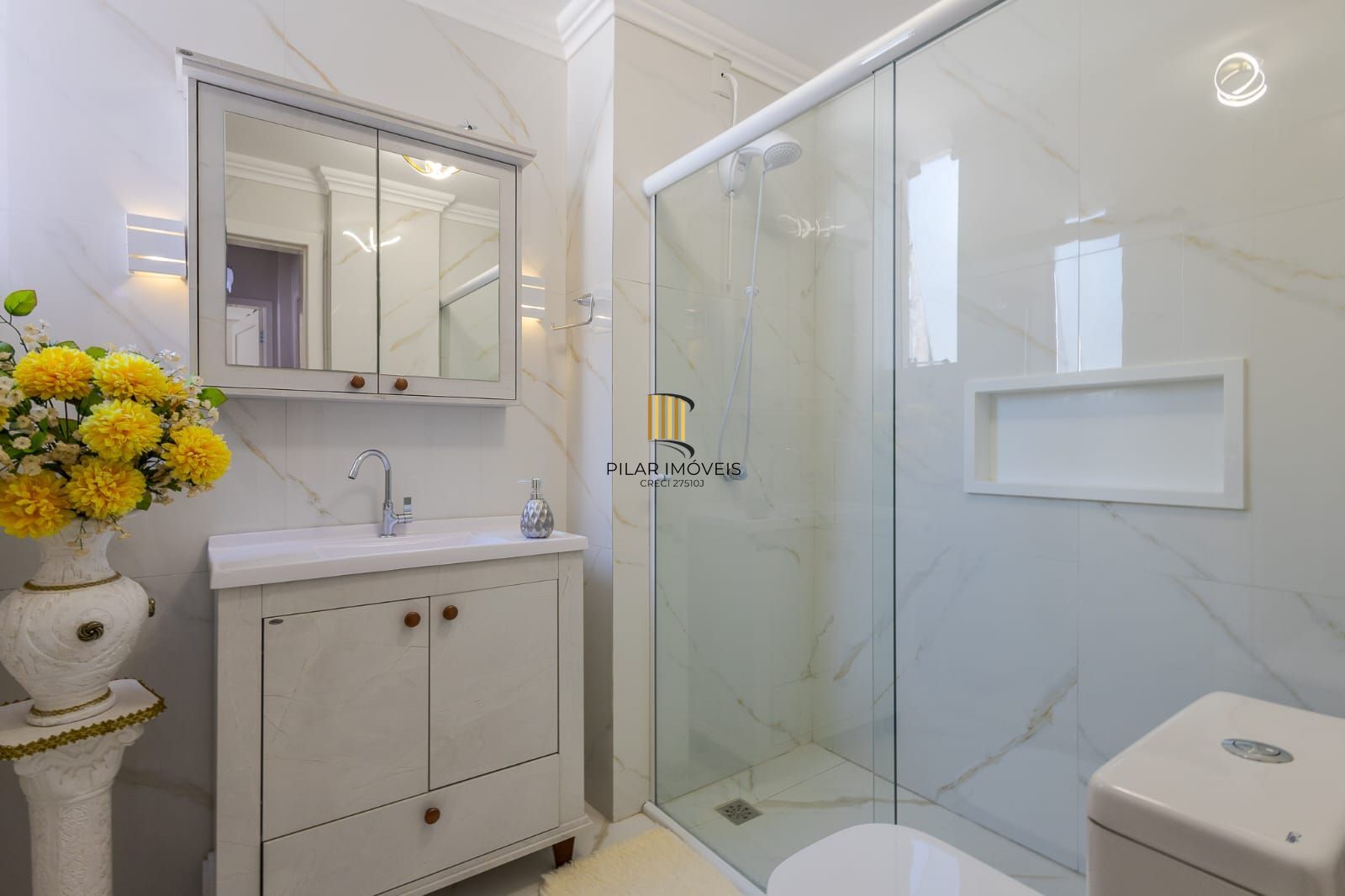 Apartamento de 80 m²semi mobiliado, 3 dormitórios e 1 suíte no Centro Histórico