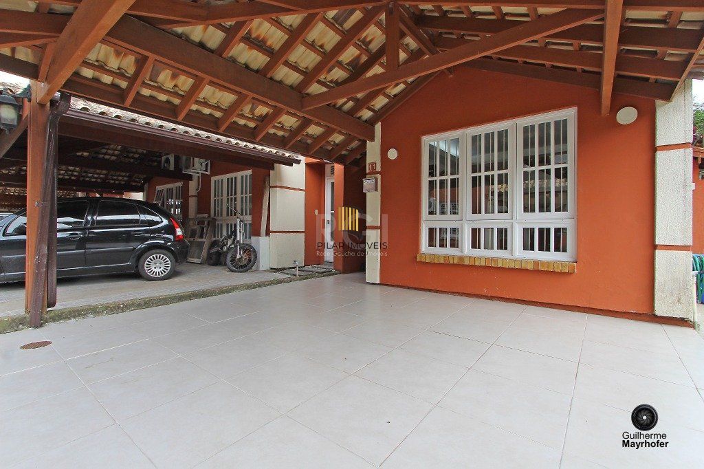 Casa de Condomínio 4 dormitórios no bairro Medianeira