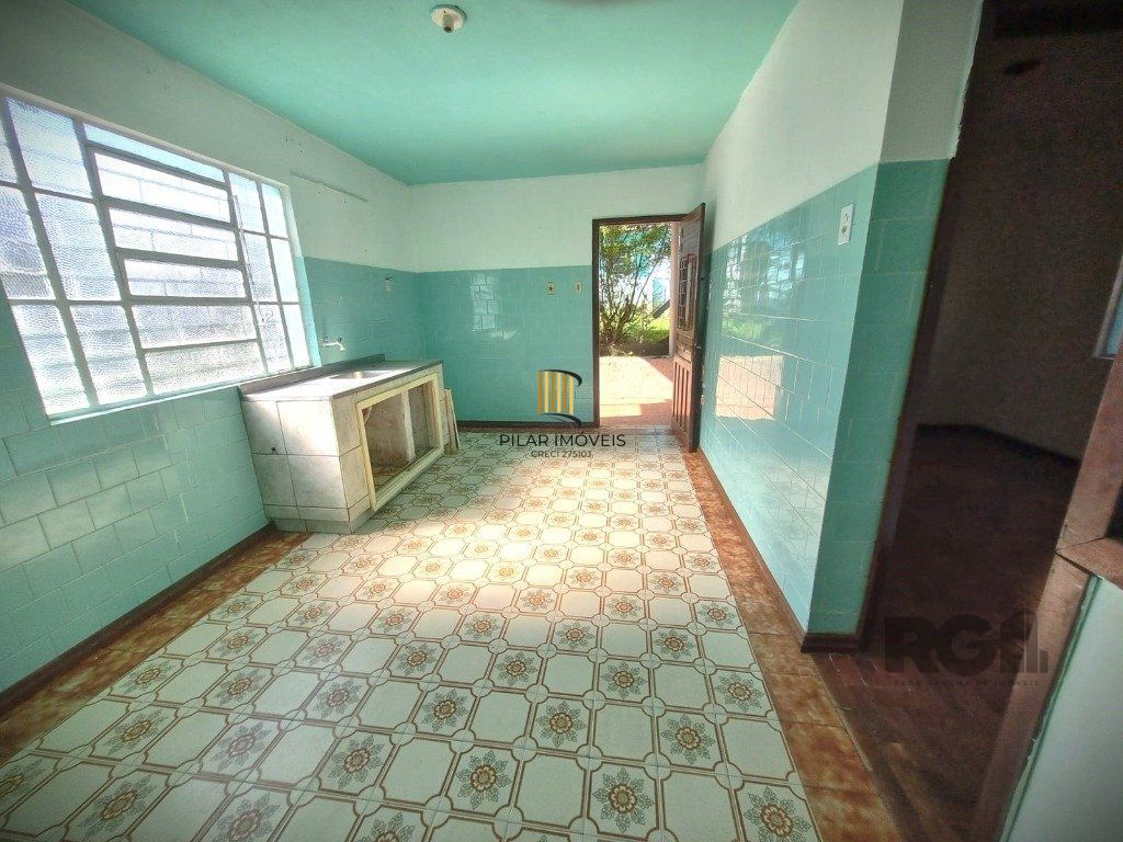 Casa 4 Dormitório(s) Bairro Nonoai
