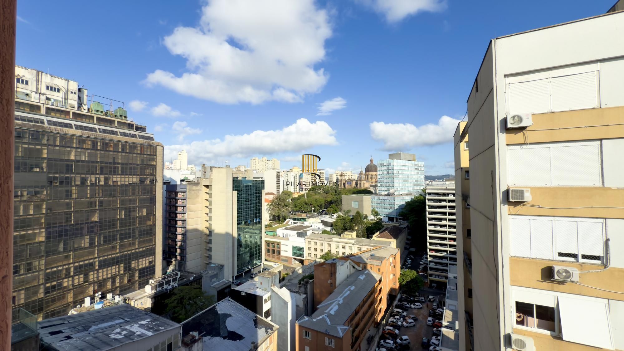 Apartamento totalmente reformado no centro de Porto Alegre