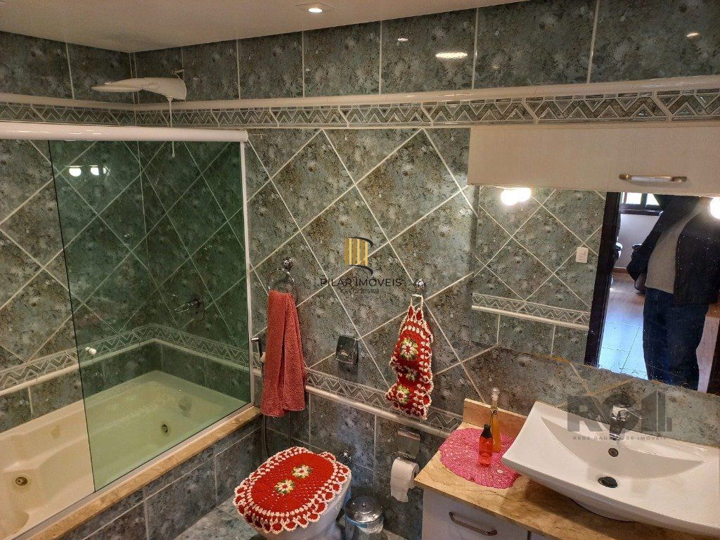 Casa 161m² - 2 dormitórios, 4 vagas no bairro Santo Onofre em Viamão