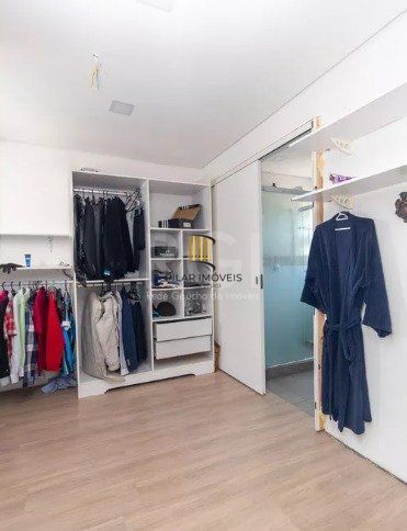 Casa para Venda - 377m², 4 dormitórios, sendo 2 suítes, 3 vagas - Teresópolis