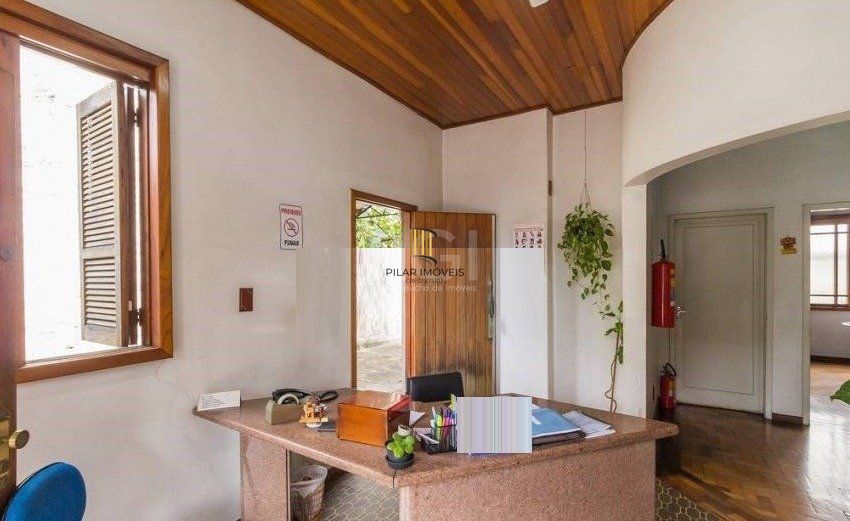 Predio para Venda - 120m², 3 dormitórios, 3 vagas - Partenon
