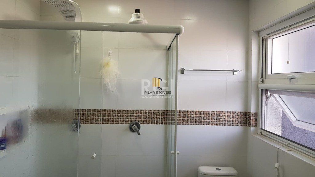 Casa para Venda - 377m², 4 dormitórios, sendo 2 suítes, 3 vagas - Teresópolis