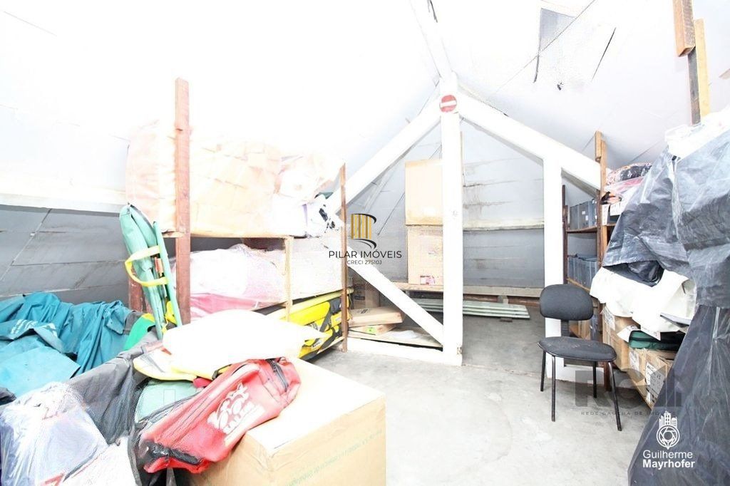 Casa de 3 dormitórios no bairro Partenon