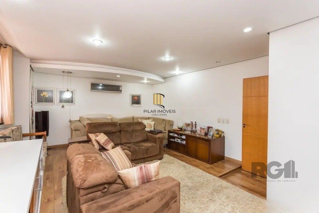 Casa com 3 dormitórios no bairro Jardim Lindóia