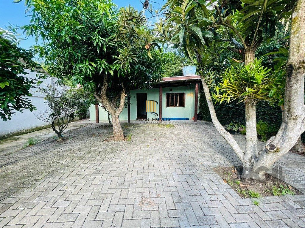Excelente casa de 130m² com 2 dormitórios e piscina.