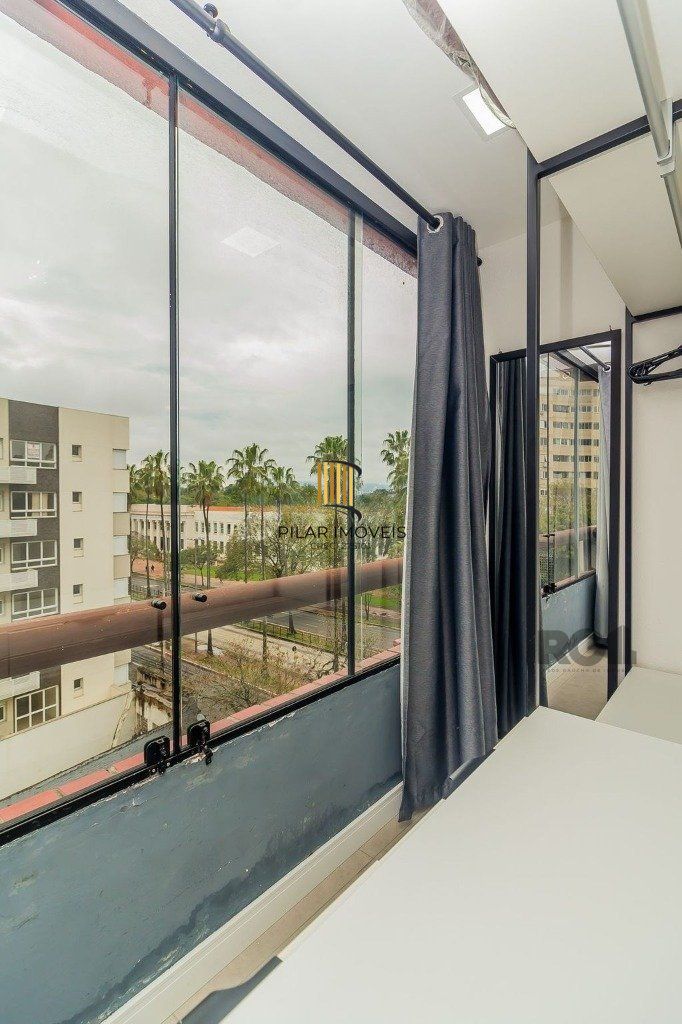 Excelente apartamento JK de 29m² na frente da Redenção.