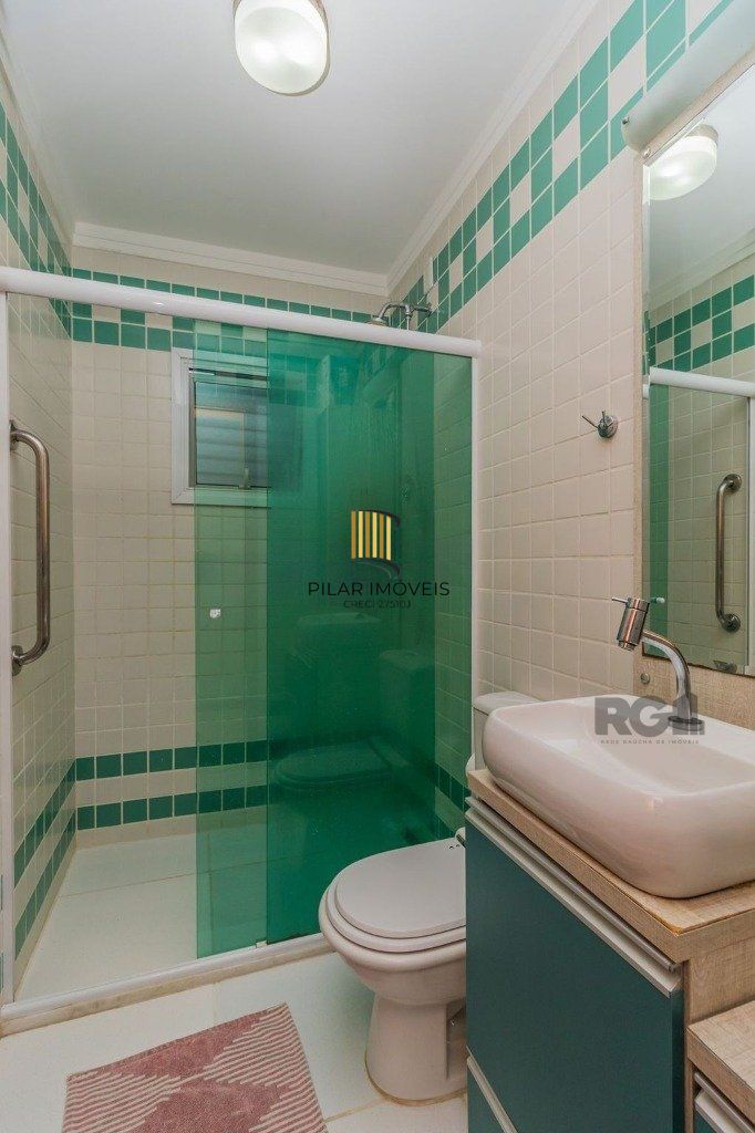 Casa 3 dormitórios a uma quadra da avenida Teresópolis e cinco minutos do Bourbon Shopping Teresópolis