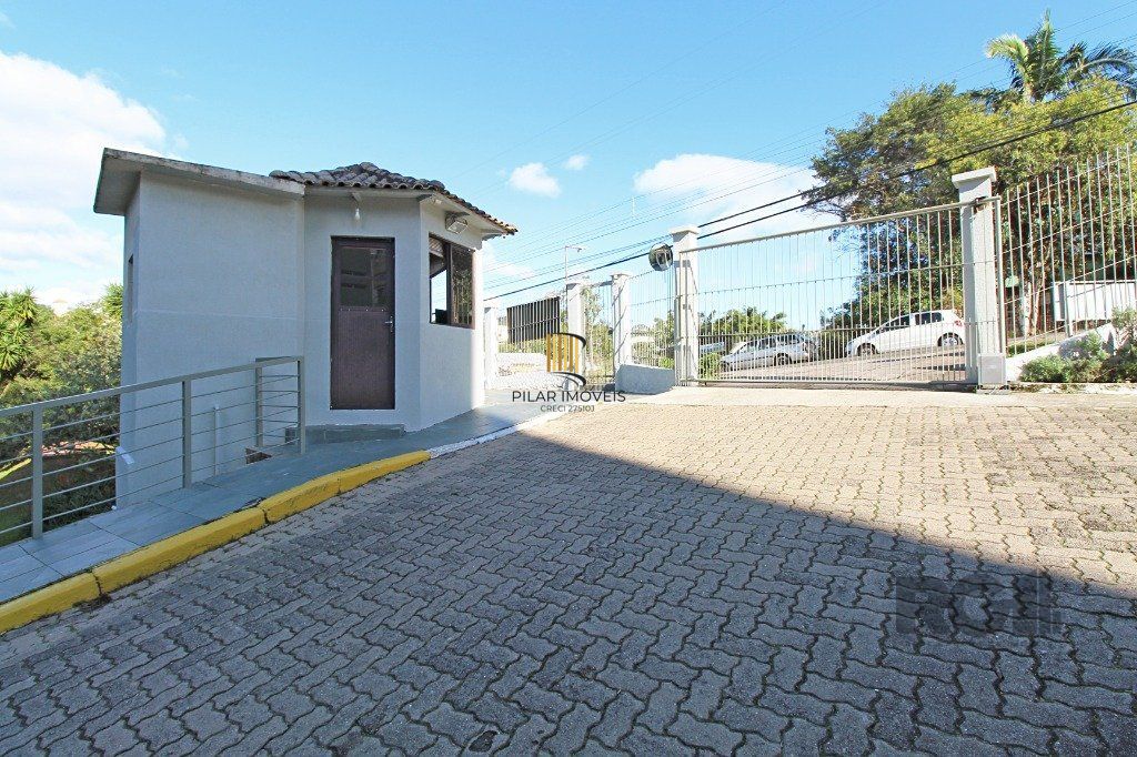 Cobertura de 03 dormitórios e 2 vagas no Bairro Teresópolis