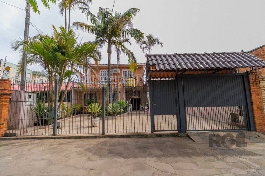 CASA PRÓXIMA AO PONTAL, com 5 vagas, 3 dormitórios!