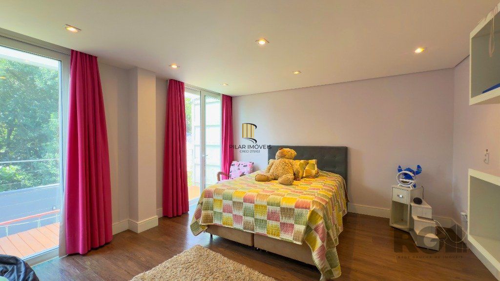 Casa para Venda - 315m², 3 dormitórios, sendo 1 suites, 2 vagas - Teresópolis