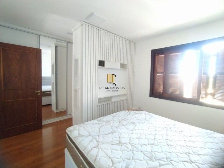 Casa de Condomínio 3 dormitórios no bairro Cristal