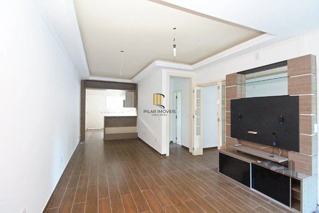 Casa de 3 dormitórios, no bairro Aberta dos Morros