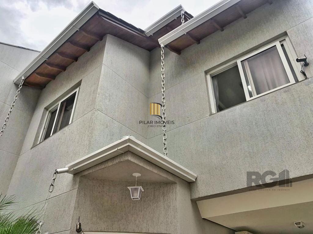Casa em condomínio 114m² - 3 dormitórios, 1 suíte e 2 vagas no bairro Sarandi