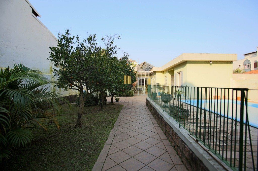 Casa 3 dormitórios no bairro Jardim  Botânico