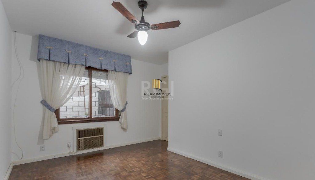 Casa para Venda - 327m², 4 dormitórios, sendo 1 suites, 3 vagas - Chácara das Pedras