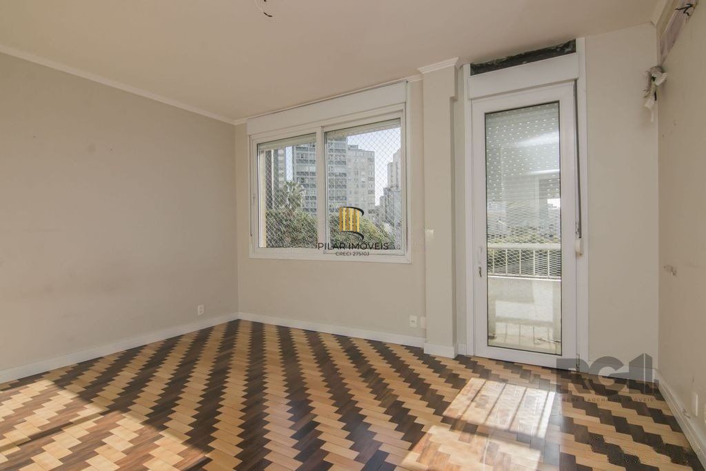 Apartamento 145m² - 3 dormitórios sendo 1 suíte e 2 vagas no Centro Histórico/Porto Alegre
