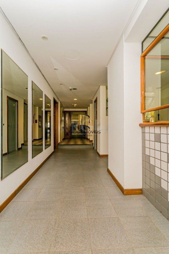 Apartamento de 77m², Bairro Menino Deus