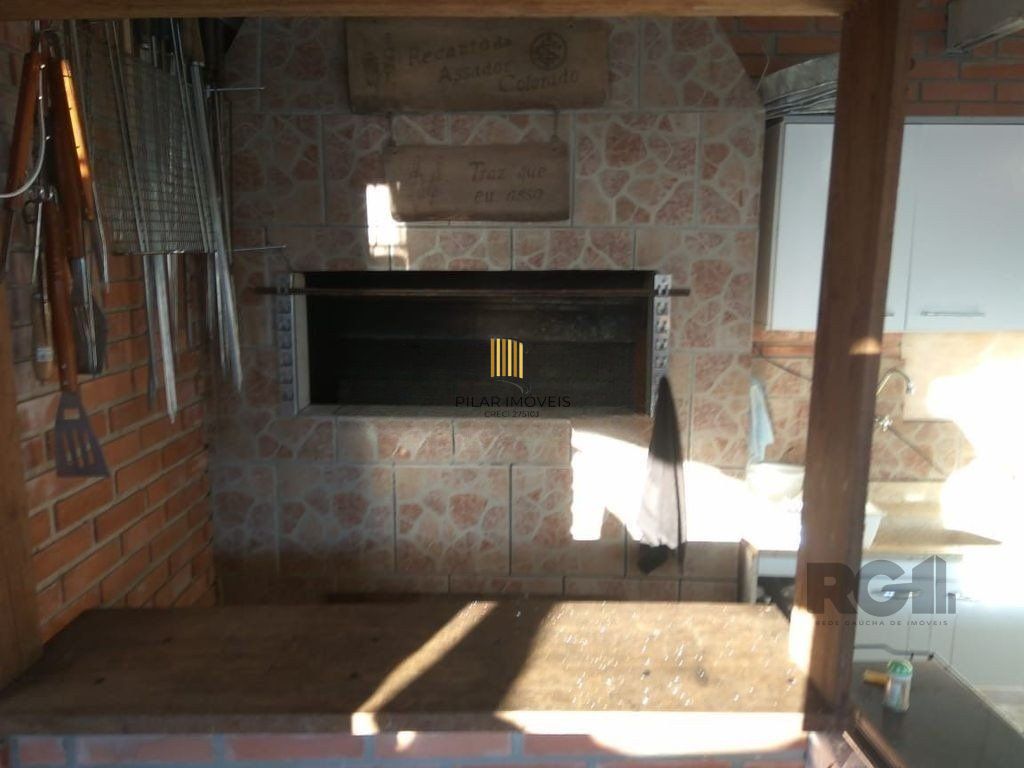 Casa de 3 dormitórios no bairro Jardim Carvalho