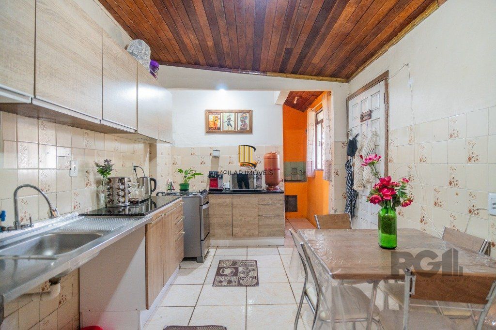 Casa 2 Dormitório(s) Bairro Nonoai