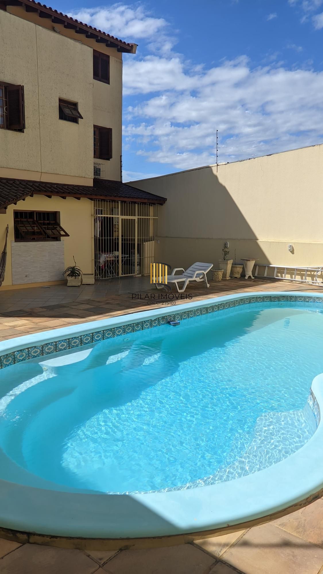 Casa 348m², 4 dormitórios, 2 vagas no bairro Nonoai