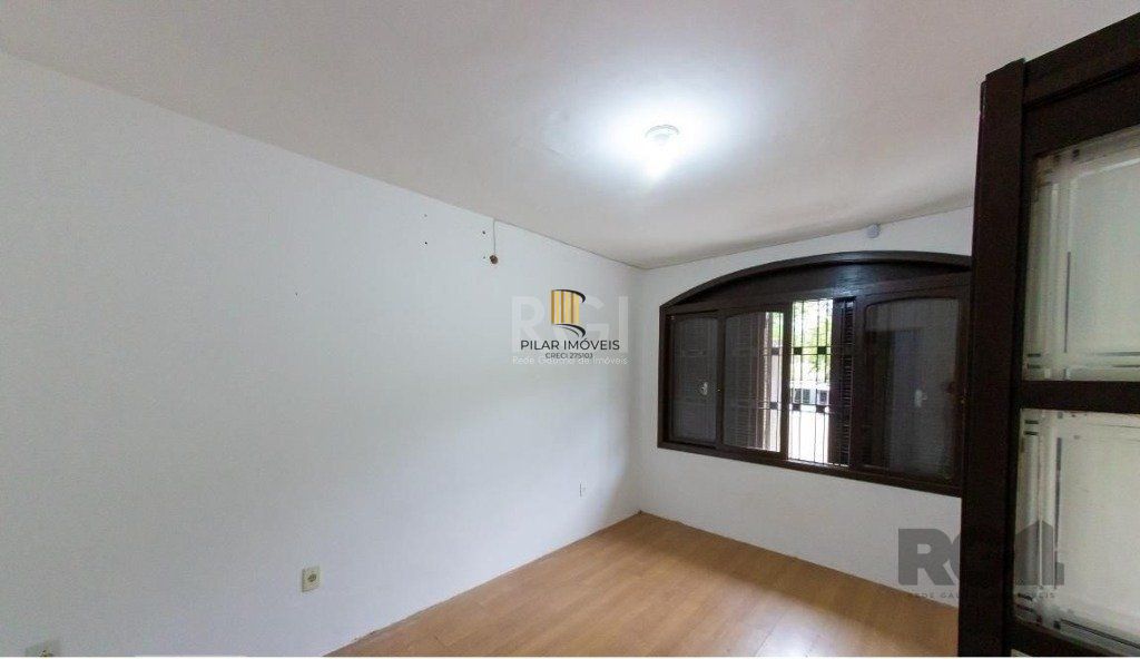 Casa para Venda - 450m², 4 dormitórios, sendo 3 suites, 5 vagas - Nonoai