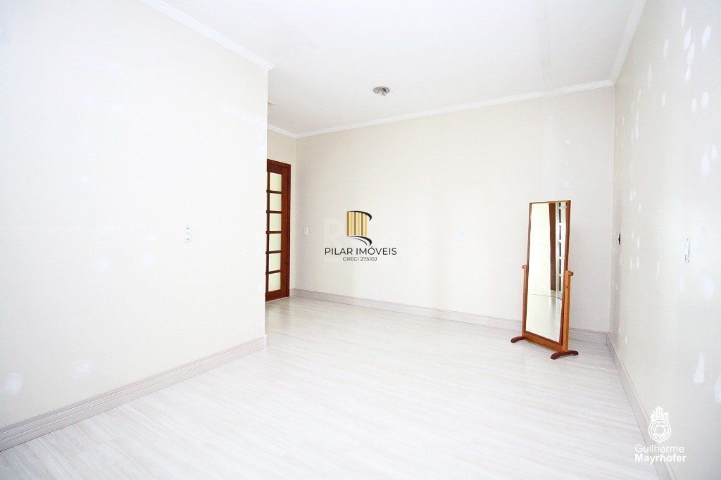 Casa para Venda - 246m², 3 dormitórios, sendo 2 suites, 3 vagas - Vila Ipiranga