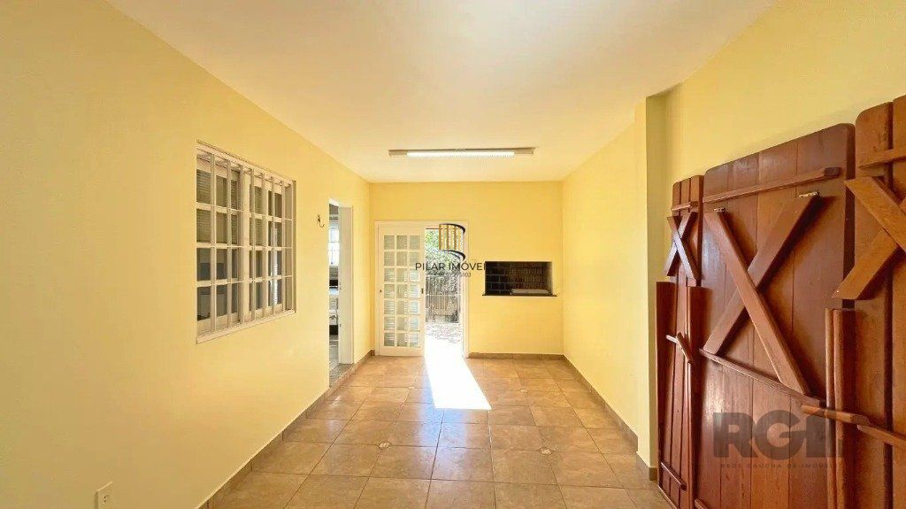 Casa de 3 dormitórios no bairro Cavalhada