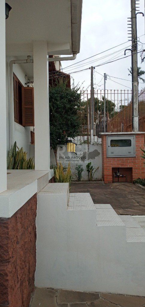 Casa para Venda - 95m², 2 dormitórios, 3 vagas - Teresópolis