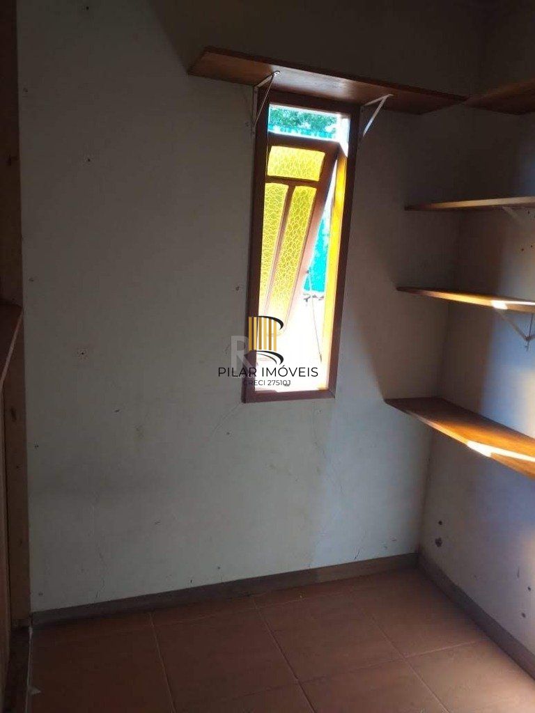 Casa para Venda - 200m², 6 dormitórios, 4 vagas - Tristeza