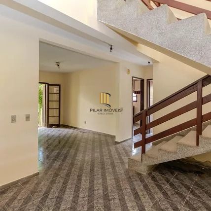 Casa à Venda na Rua da Gruta – 241,99m² – Próxima ao Hospital Divina Providência